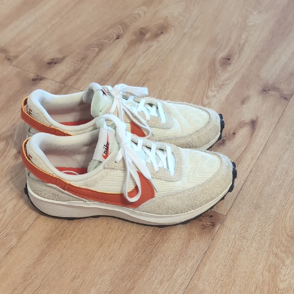Nike Waffle Debut